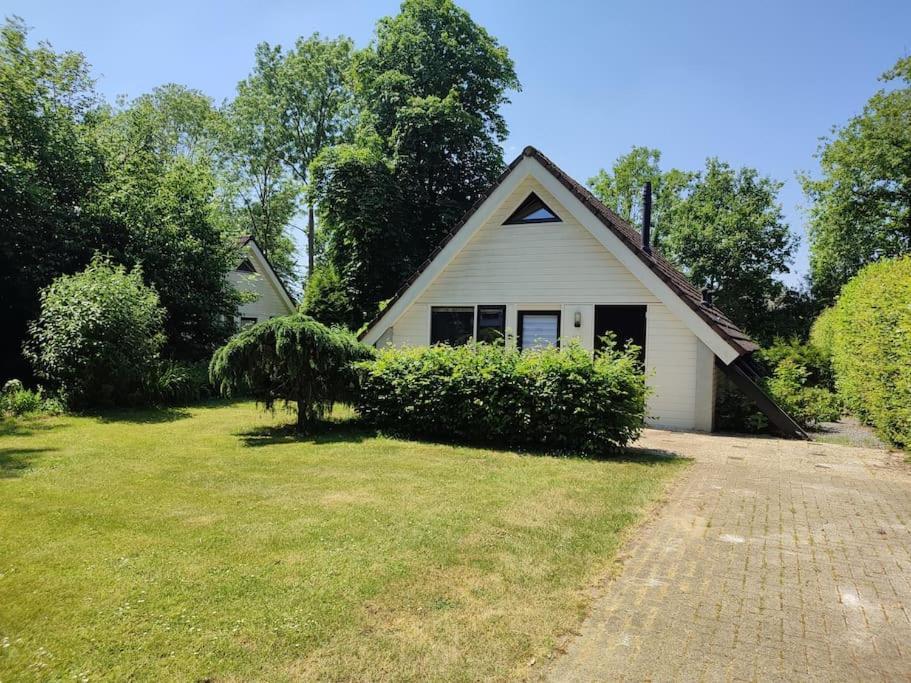 Vrijstaande Recreatiebungalow Met Slaapvide Posterholt Exterior photo